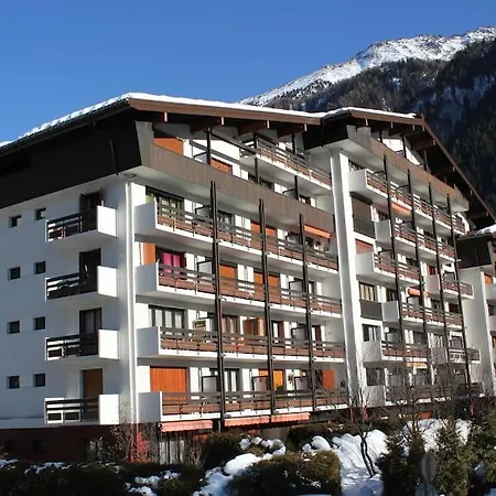 Periades, Apartman *